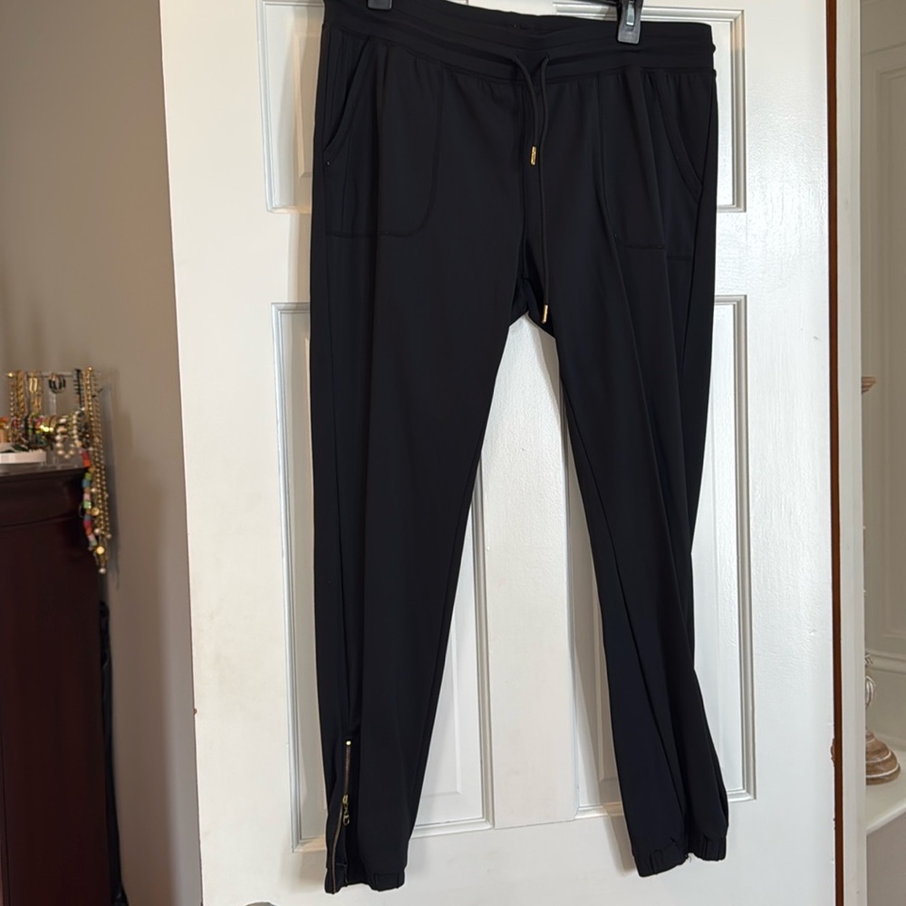 Ziya athletic jogger; EUC